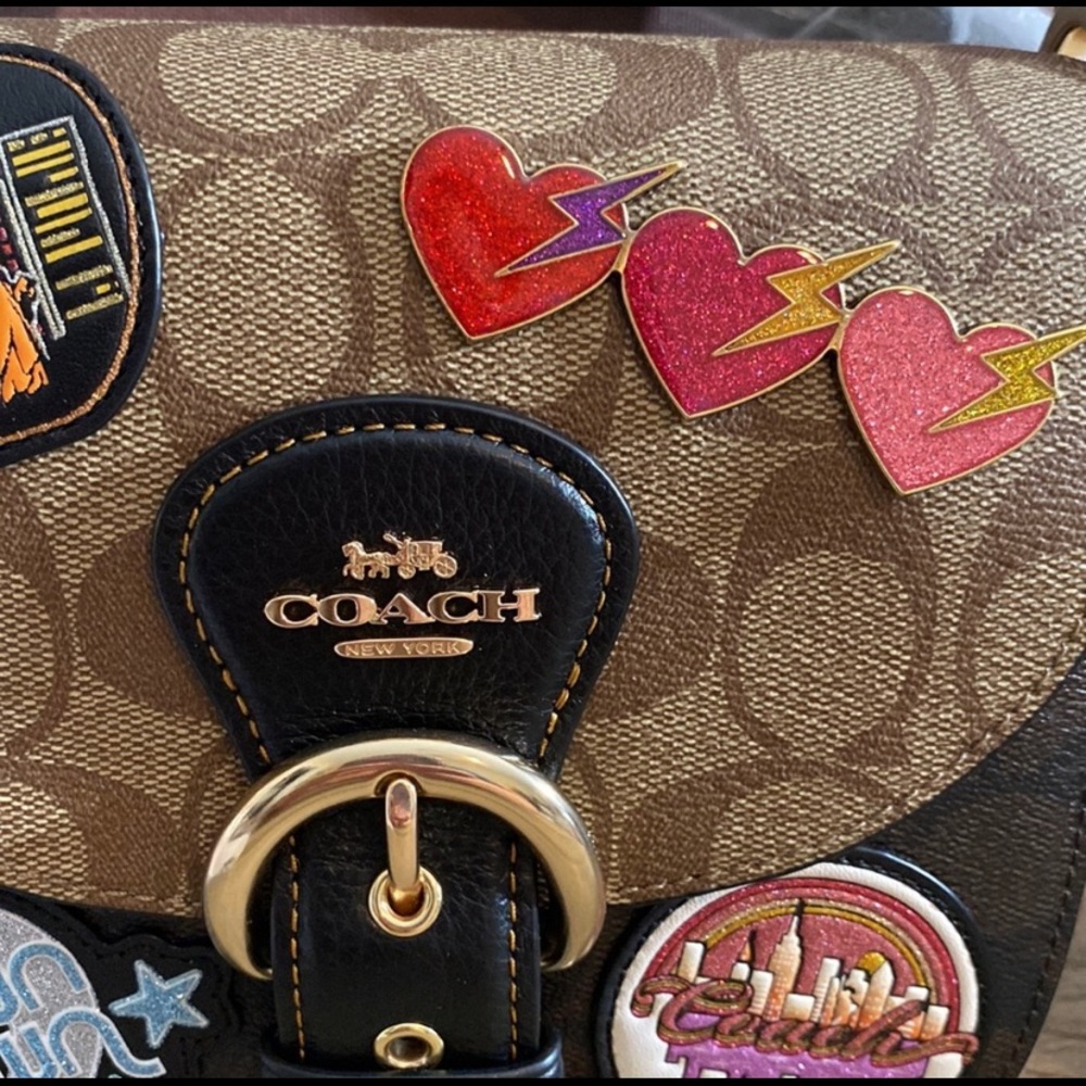 RARE🔥Authentic COACH SIGNATURE LEATHER  PATCHES FLAP SNAP SHOULDER/CROSSBODY - Picture 16 of 16